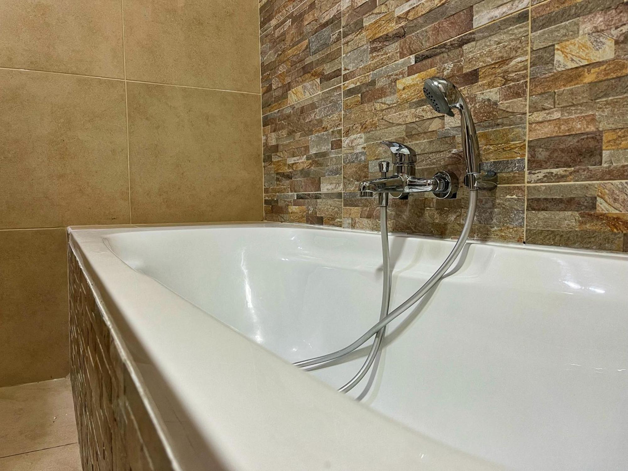 Charming Two Bedroom Apartment Pietà Екстериор снимка